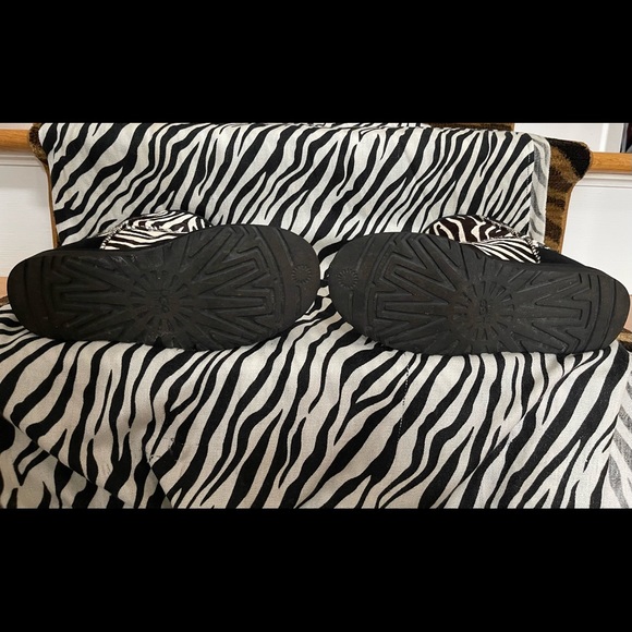 UGG ZEBRA BOOTS - Picture 5 of 5